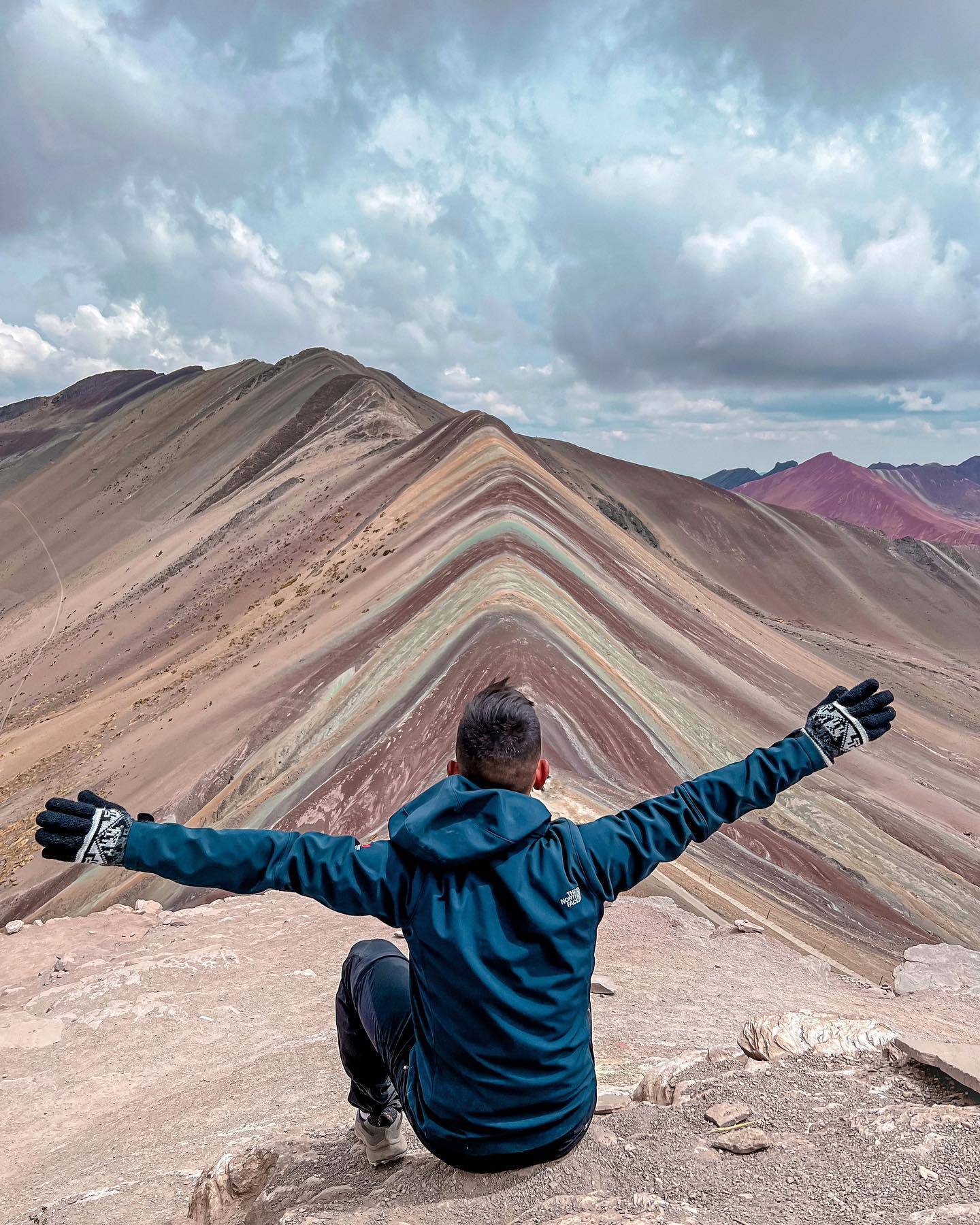 Camino en las alturas de la Montaña de Colores